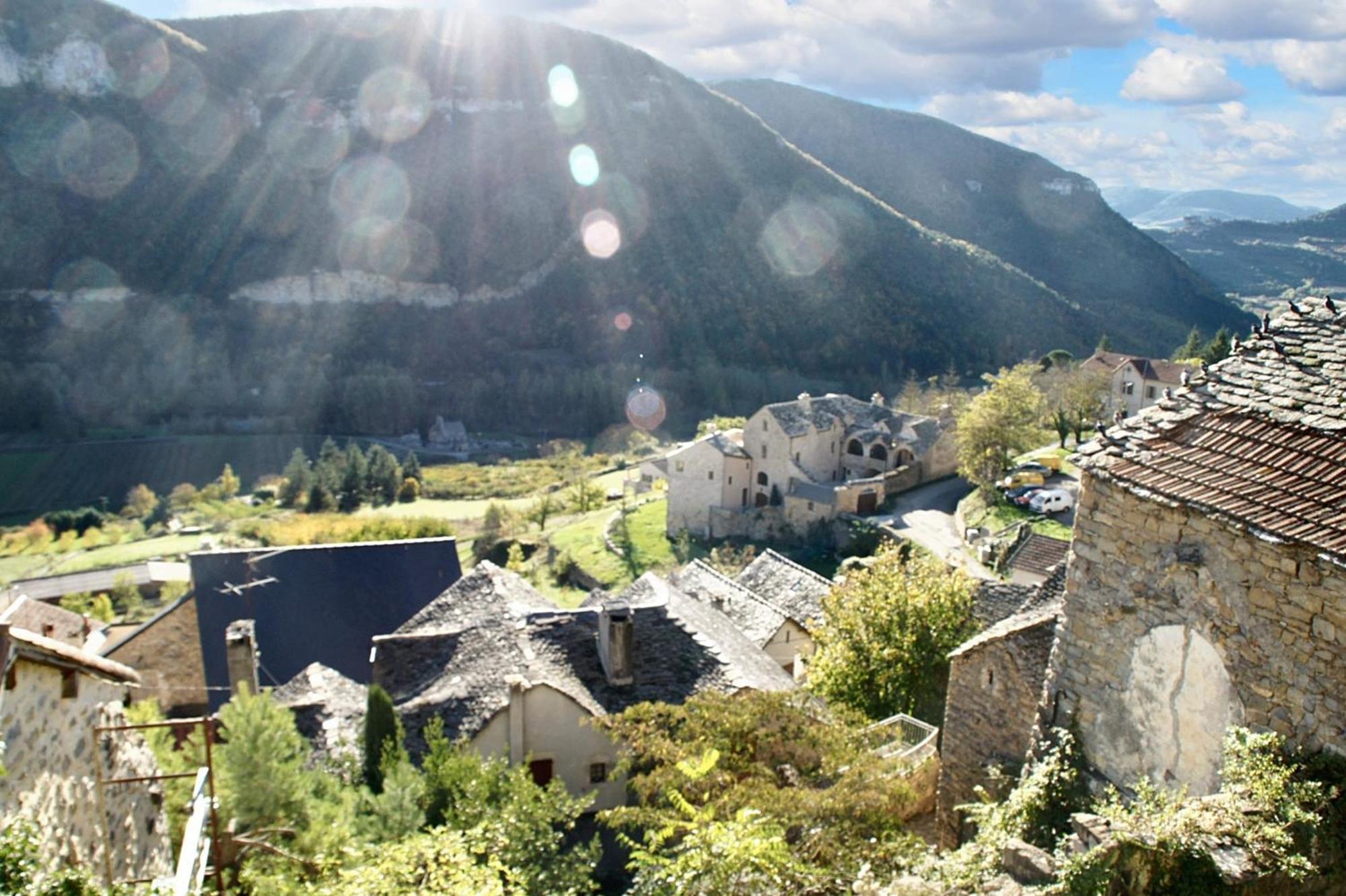 Maison Charmante Avec Vue Sur La Montagne, Mostuejouls Luaran gambar